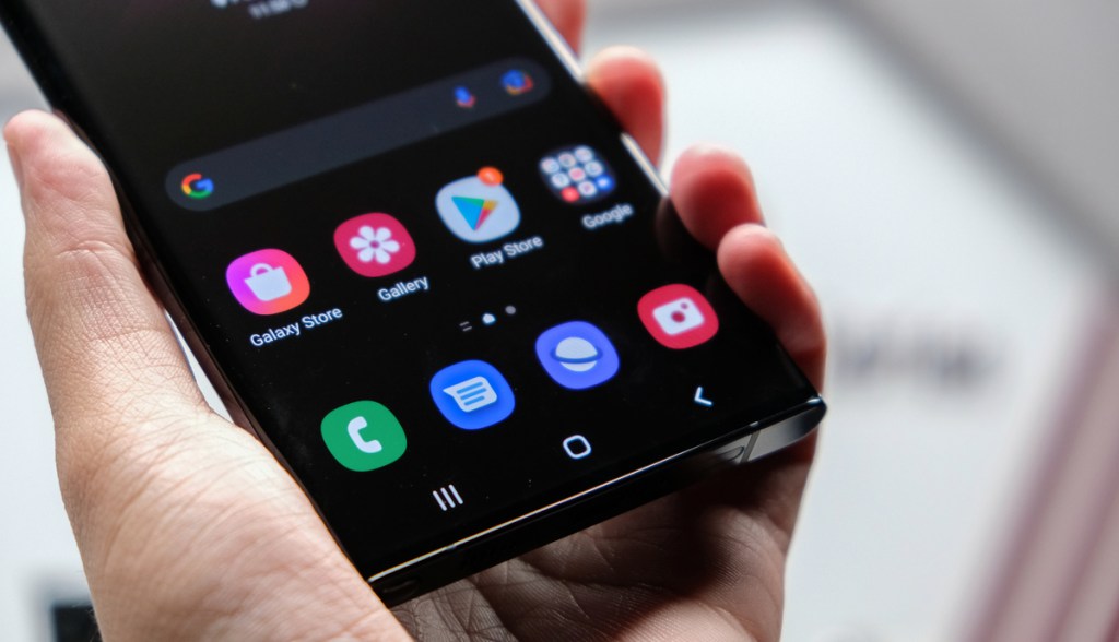 Imagem da matéria: Samsung vai distribuir NFTs na pré-venda do novo Galaxy S22