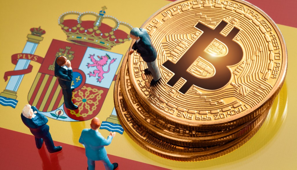 Imagem da matéria: Presidente do BC da Espanha pede por fiscalização mais rigorosa de criptomoedas