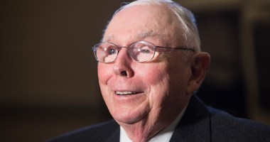 Imagem da matéria: Morre Charlie Munger, sócio de Warren Buffett que chamou Bitcoin de "veneno de rato"