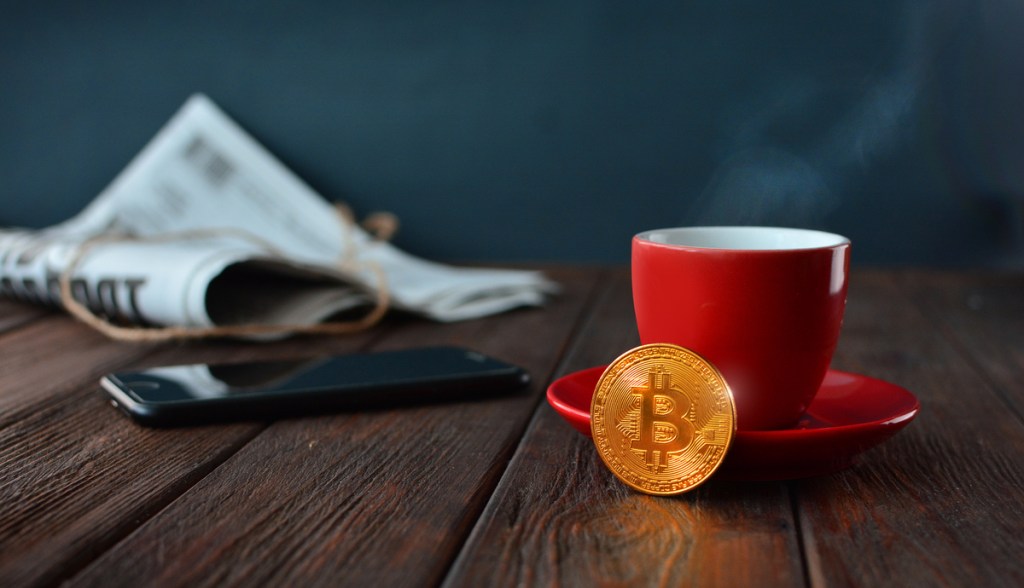 Imagem da matéria: Manhã cripto: Binance no Brasil, Avalanche (AVAX) em disparada e Bitcoin (BTC) em alta tímida após reunião do FED
