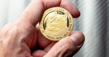 Imagem da matéria: Entusiastas de Dogecoin enviam criptomoedas em auxílio à Ucrânia