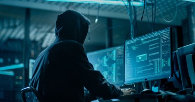 Imagem da matéria: Plataforma DeFi de trade que usa Solana perde US$ 100 milhões em ataque hacker