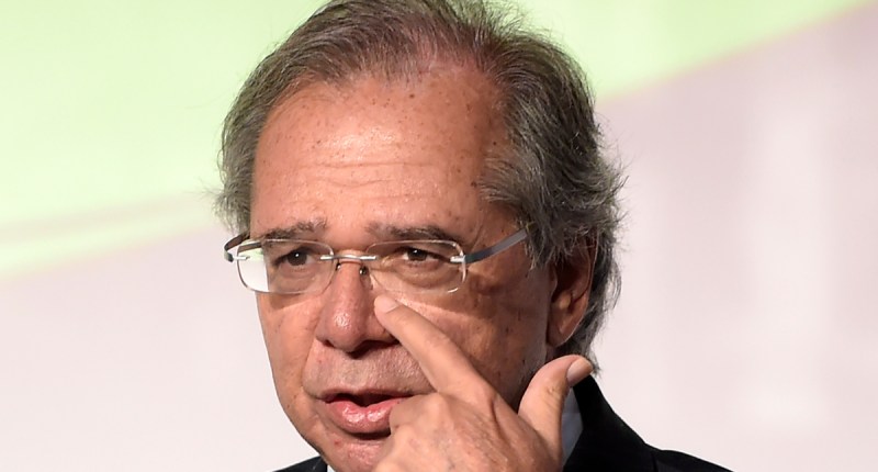 Imagem da matéria: Paulo Guedes diz que Bitcoin é usado em camelódromo digital e cogita imposto: "A digitax vem aí"