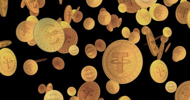 Moedas da Tether (USDT) flutuando em fundo preto