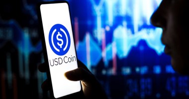 Imagem da matéria: USDC desponta como vencedora em meio à crise das stablecoins