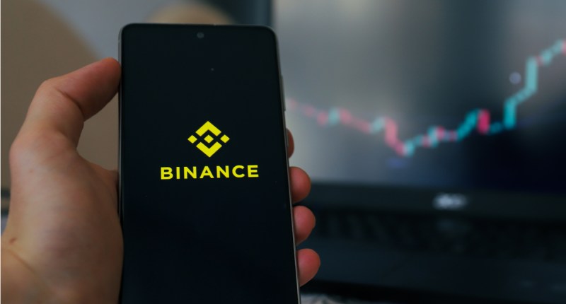 Imagem da matéria: Binance integra stablecoin BUSD com Avalanche e Polygon e libera saques e depósitos