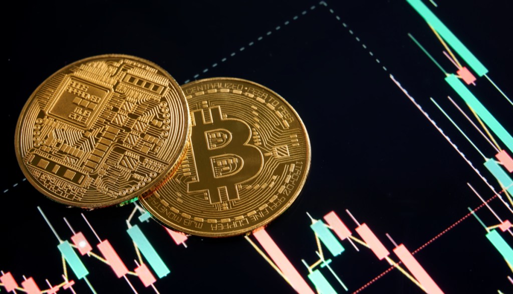 Imagem da matéria: Quase metade dos investidores globais de bitcoin registram prejuízo devido à queda no preço