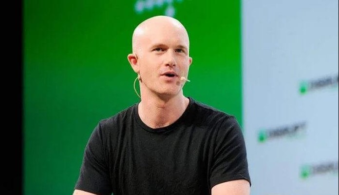 CEO da corretora de criptomoedas Coinbase, Brian Armstrong, participa de palestra