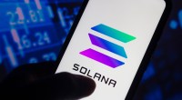 Imagem da matéria: Solana sobe mais que Bitcoin com expectativa de traders por "movimento extremo"