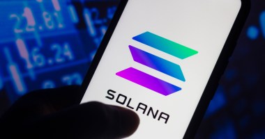 Imagem da matéria: Solana Labs vai lançar seu próprio celular Android em 2023