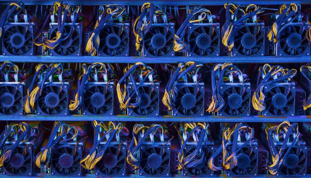 Máquinas de mineração de criptomoedas