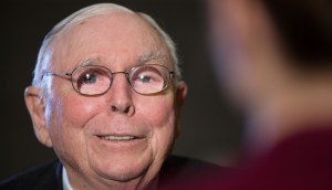 Imagem da matéria: "Criptomoedas são investimento em nada", afirma bilionário sócio de Warren Buffett