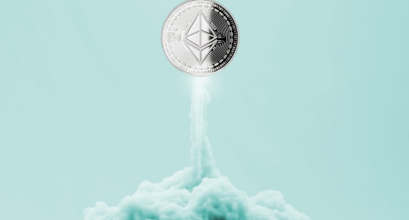 Imagem da matéria: Ethereum (ETH) sobe 9% e supera US$ 1,7 mil; seria a alta consequência da iminente Fusão?