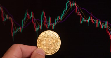 Imagem da matéria: Manhã Cripto: Bitcoin (BTC) recua 1,2% com tensão geopolítica; CPI das Pirâmides vota hoje relatório final