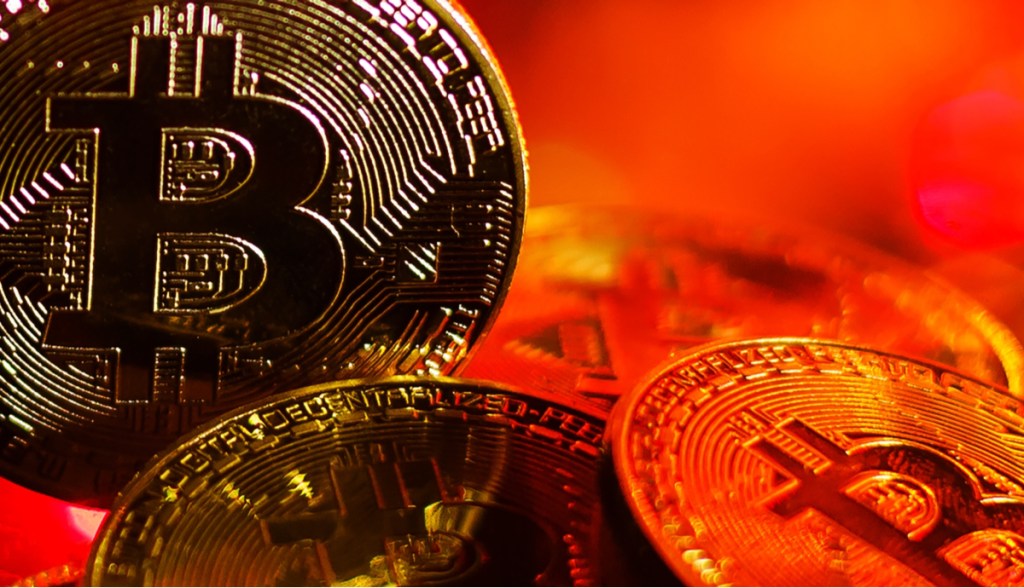 Imagem da matéria: Bitcoin perde 56% do valor e tem o pior trimestre desde 2011