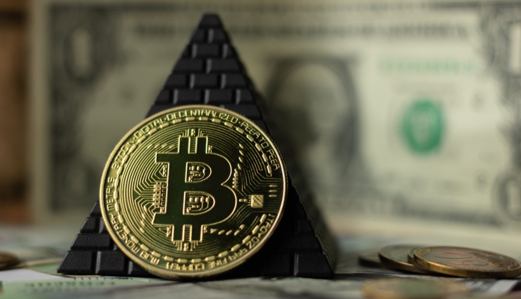 Imagem da matéria: Comparsa do "Príncipe do Bitcoin" é preso por aplicar golpe com pirâmide de criptomoedas