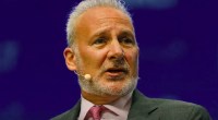 peter schiff falando ao microfone