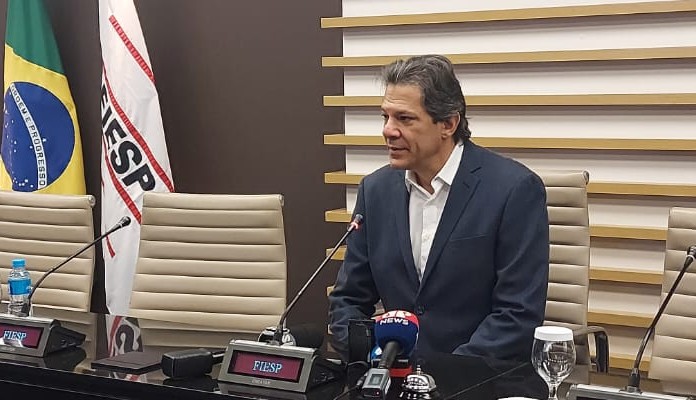 Imagem da matéria: Haddad afirma que criptomoedas podem causar muitos problemas: "É mexer com fogo"