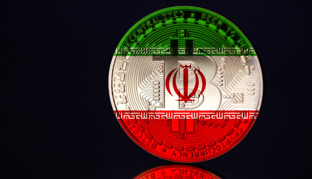 Moeda de Bitcoin com bandeira do Irã