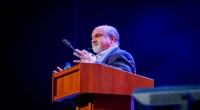 Nassim Nicholas Taleb falando em uma conferência na Rússia em 2017