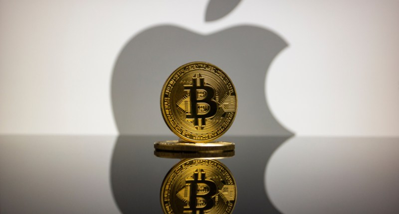 Imagem da matéria: Golpistas aproveitam hype do iPhone 14 para roubar criptomoedas com falsa live de CEO da Apple