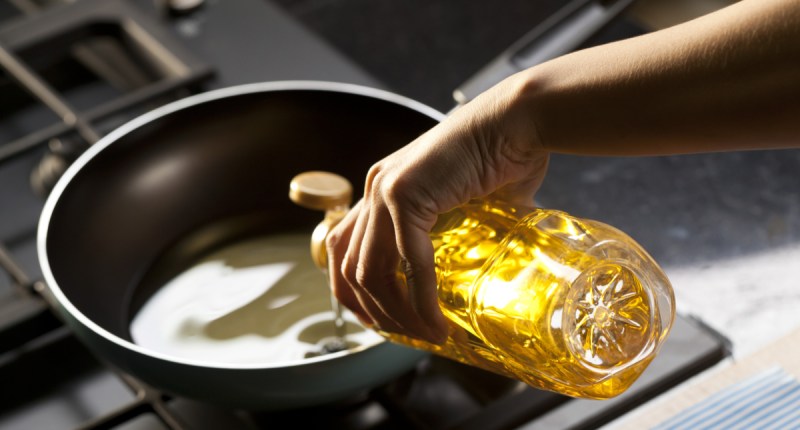 Imagem da matéria: Homem faz mineração de bitcoin com óleo de cozinha usado; veja vídeo