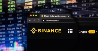 Imagem da matéria: Binance volta a liberar negociação de criptomoedas após "apagão"