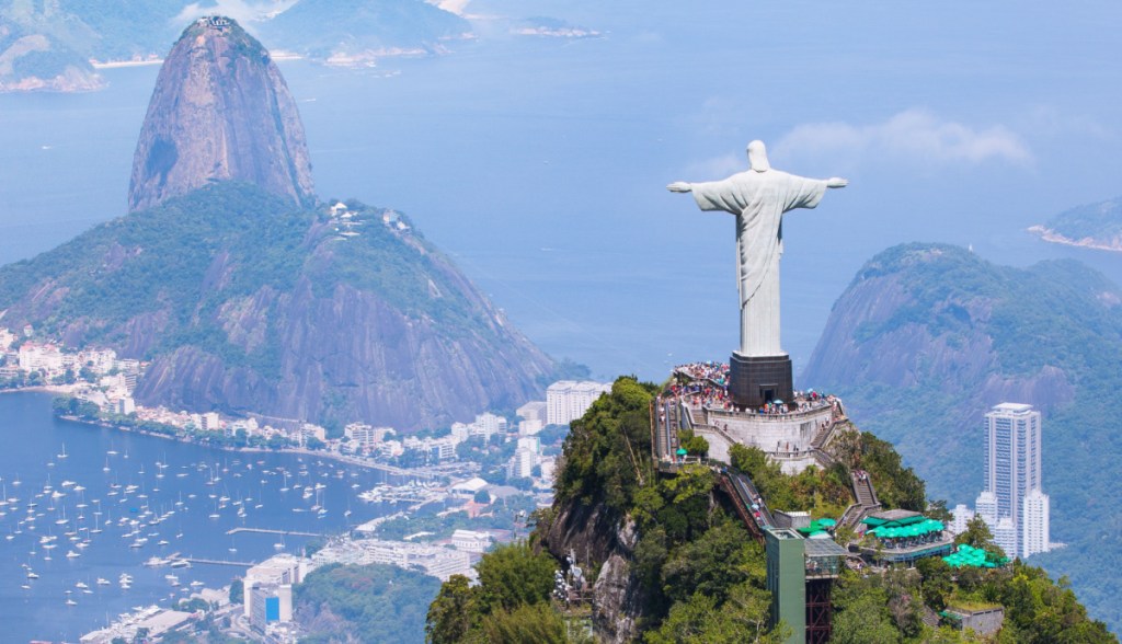 Imagem da matéria: Prefeito do Rio sanciona lei que facilita criação de nova Bolsa de Valores