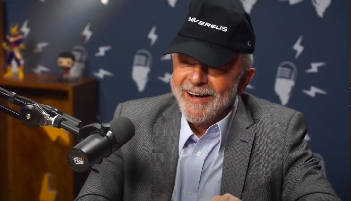 ex-presidente Lula da Silva veste bone de jogo play to earn no podcast Flow