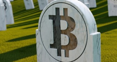 Imagem da matéria: Bitcoin ganha novos obituários após quebra da FTX e já soma 466 "enterros" desde 2010