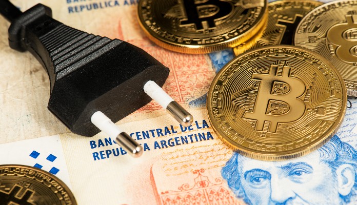 Imagem da matéria: Argentina desmantela operação que usava 180 máquinas para minerar Bitcoin em apartamento de luxo