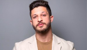 Rodrigo Lyra Trader posa para foto