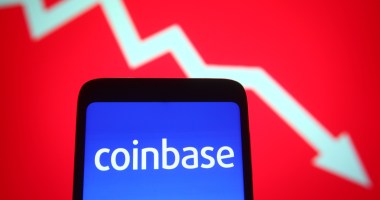 Imagem da matéria: Receita da Coinbase vai cair pela metade em 2022