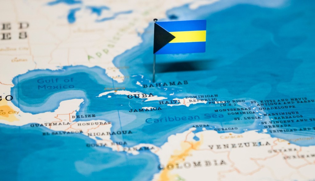 Mapa com um alfinete marcando a localização das Bahamas
