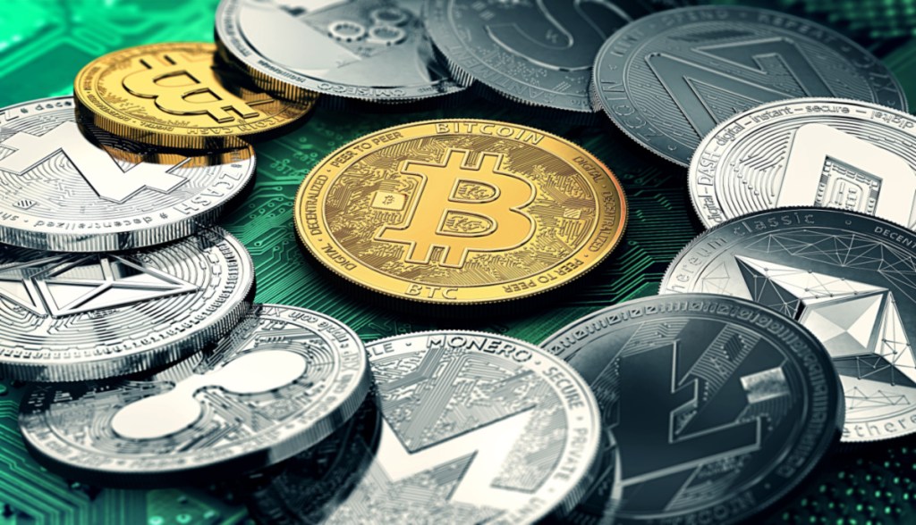 Círculo formado por criptomoedas com bitcoin no centro