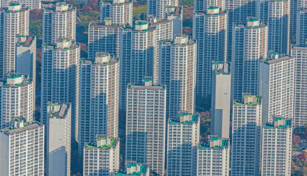Vista aérea de vários edifícios na coreia do sul