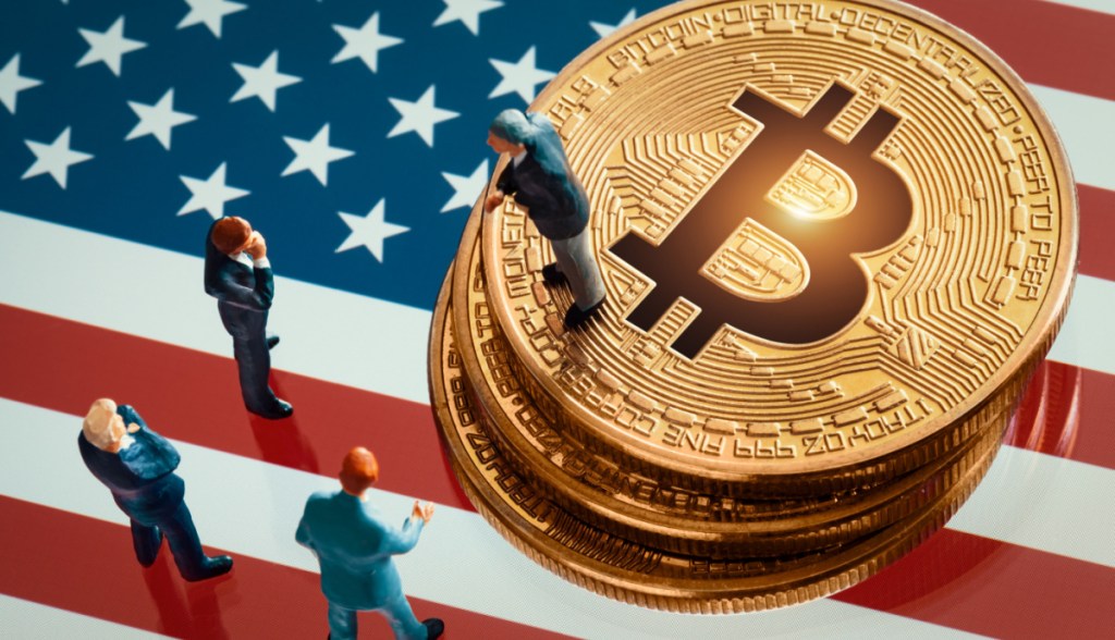 moeda de bitcoin e bandeira dos eua