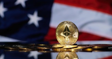 Imagem da matéria: Manhã Cripto: Ethereum sobe com expectativa que ETFs captem US$ 5 bilhões nos primeiros meses