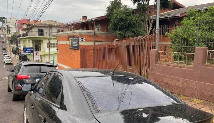 Imagem da matéria: Polícia desmantela pirâmide que fraudou vítima em R$ 1,2 milhão no RS com criptomoedas