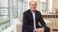 Imagem da matéria: Larry Fink, CEO da BlackRock, é a personalidade do ano das criptomoedas, define Decrypt