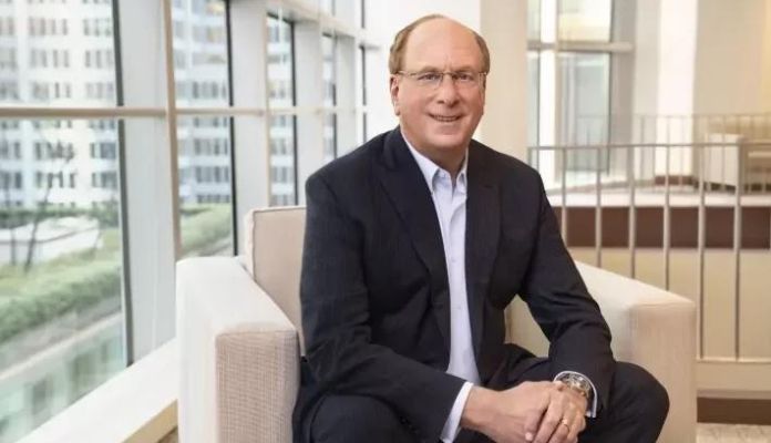 Imagem da matéria: Larry Fink, CEO da BlackRock, é a personalidade do ano das criptomoedas, define Decrypt