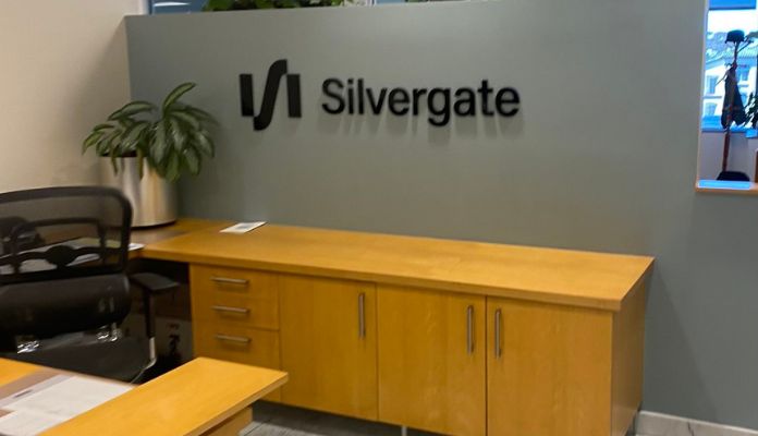 Imagem da matéria: Investidor mostra banco Silvergate vazio e prevê quebra: "Ficarei surpreso se continuar aberto"