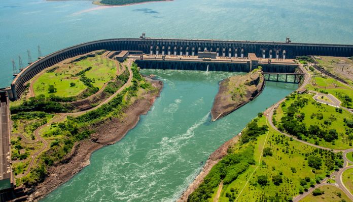 Imagem da matéria: Empresa canadense de mineração de Bitcoin fecha contrato com Paraguai para usar energia de Itaipu