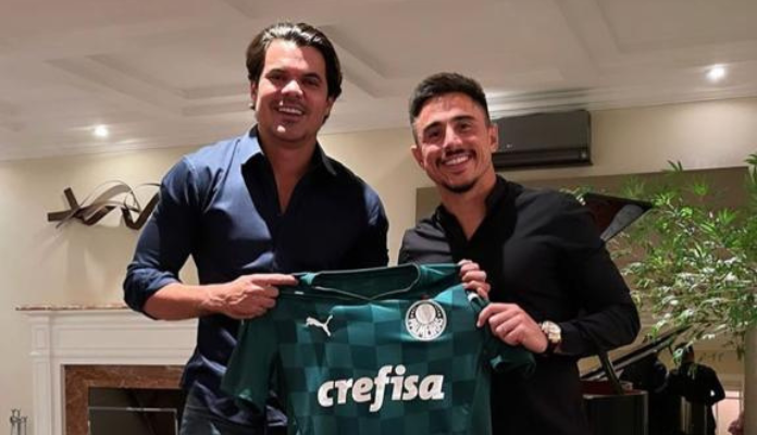 Imagem da matéria: Jogador acusado de dar golpe em colegas do Palmeiras já visitou mansão de dono da Braiscompany 