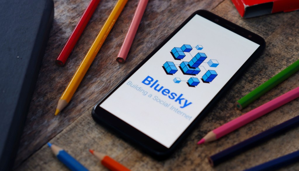 Imagem da matéria: Nostr e Bluesky: As redes alternativas ao Twitter estão crescendo — mas com suas dores 