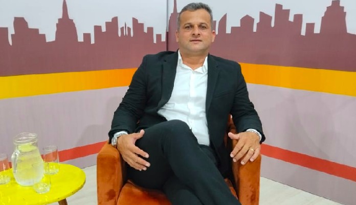 Ismael Lira, ex-funcionário da Braiscompany,posa para foto.