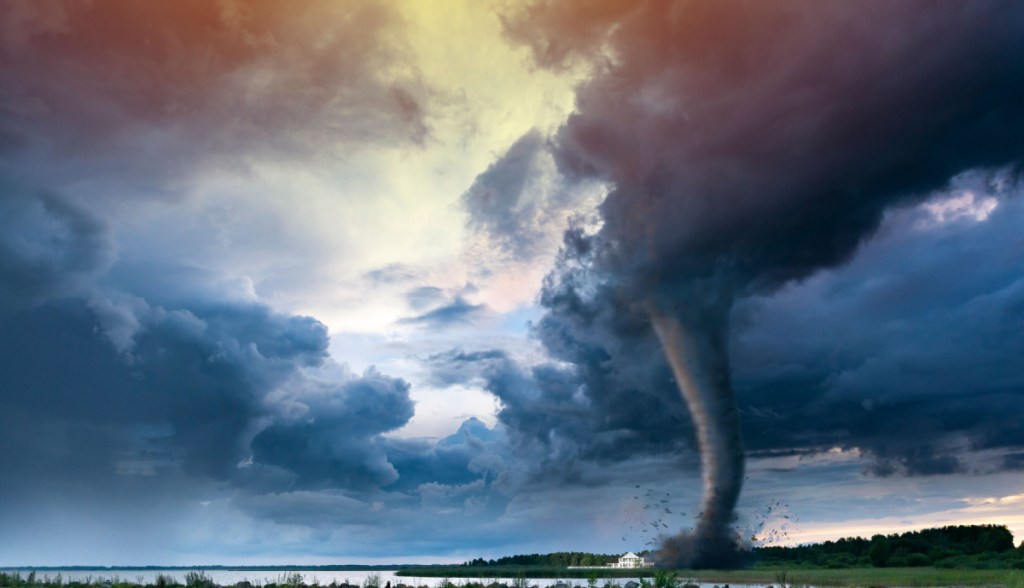 Imagem da matéria: Manhã Cripto: Token do Tornado Cash sobe 7% após hacker propor acordo; Corretora diz que levou calote de US$ 630 milhões do DCG