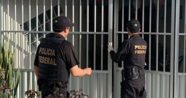 Polícia Federal fazendo batida para a "Operação Sarcófago" que investiga pirâmides financeiras