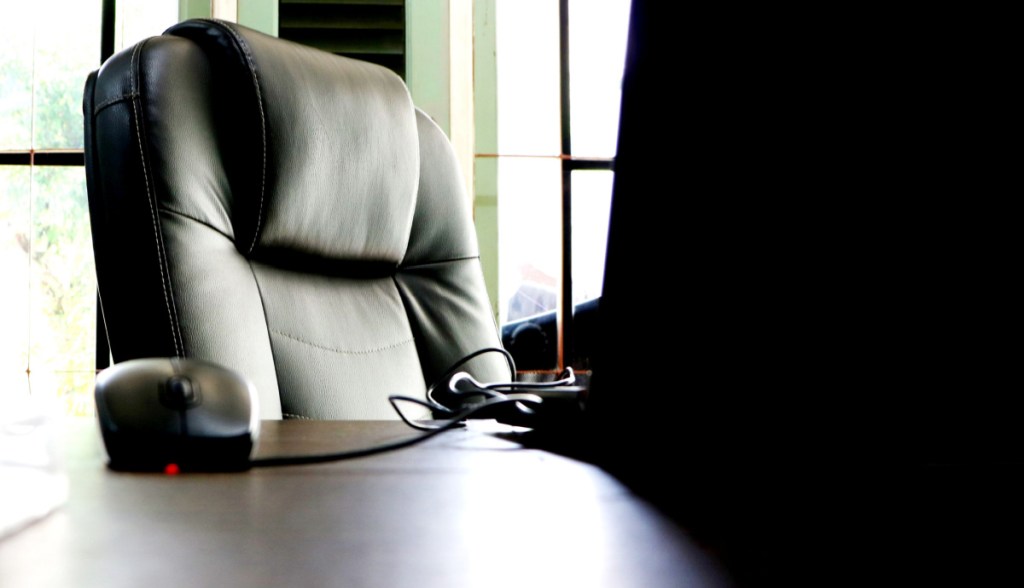 Imagem da matéria: Chefe de protocolo desaparece enquanto equipe enfrenta problemas técnicos