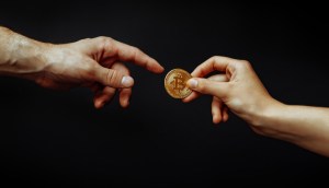 Imagem da matéria: Mineradores enviam número recorde de Bitcoin para corretoras e deixam mercado em alerta